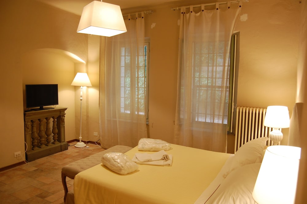 Le Serre Suites and Apartments 12/34