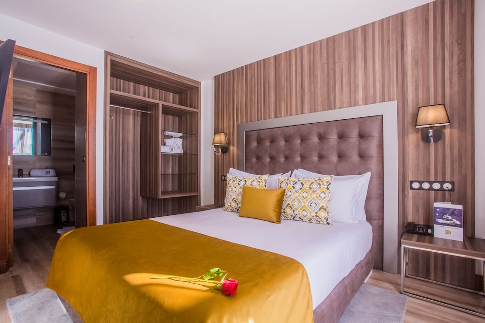 SBN Suite Hotel 10/31