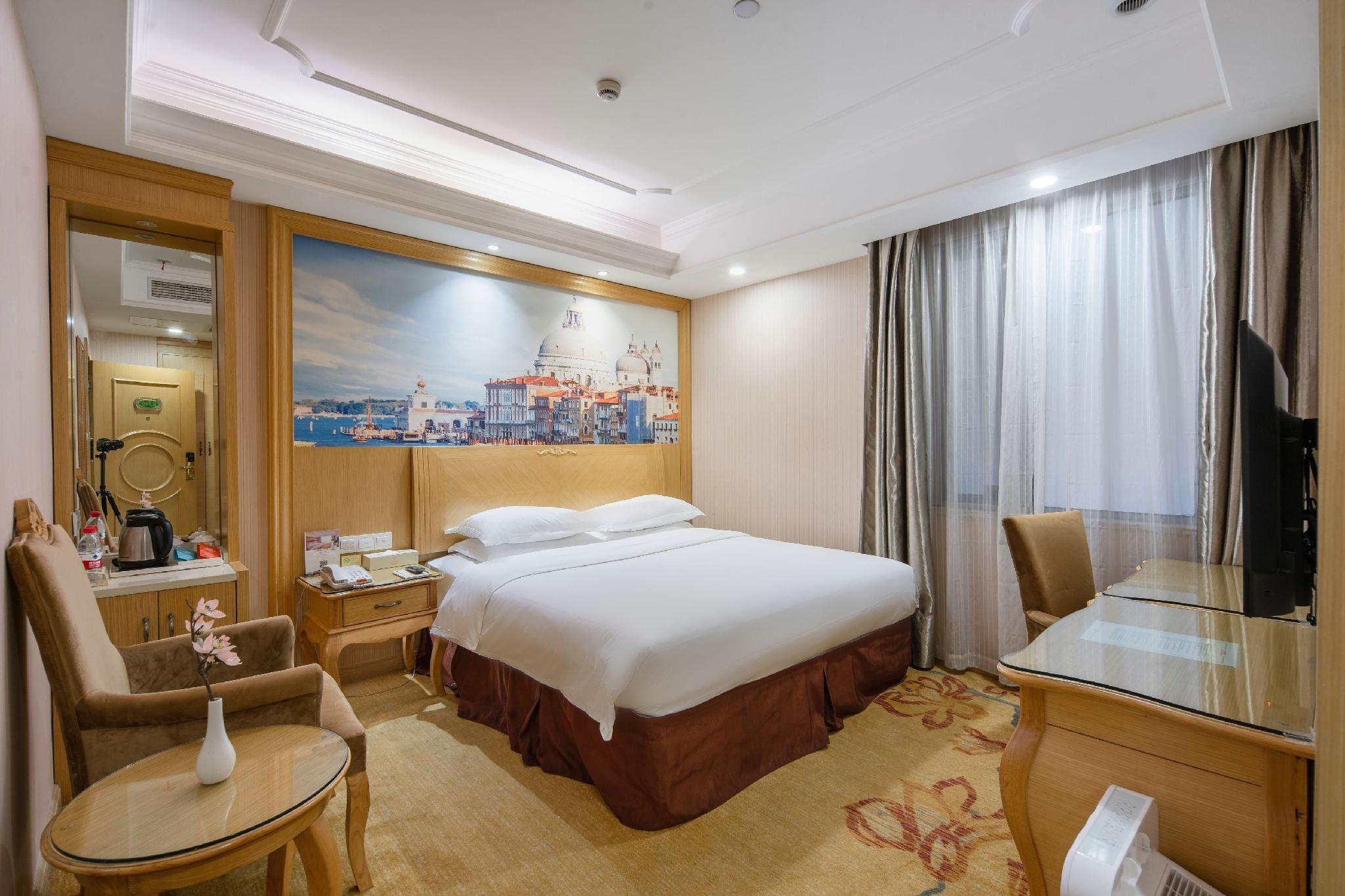 Vienna International Hotel (Shanghai Waigaoqiao Free Trade Zone Yanggao North Road) 14/28