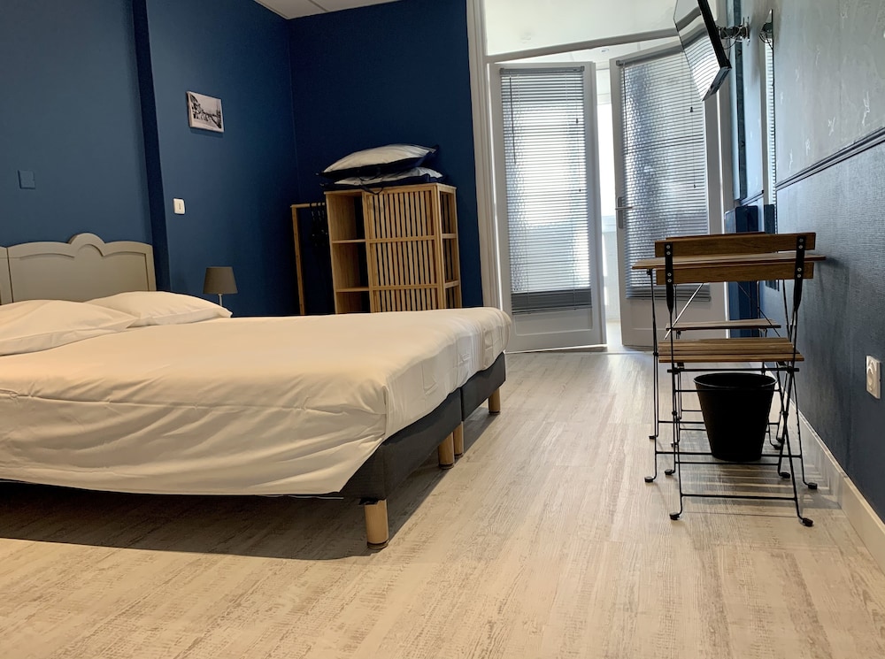 Hotel du petit baigneur 15/50