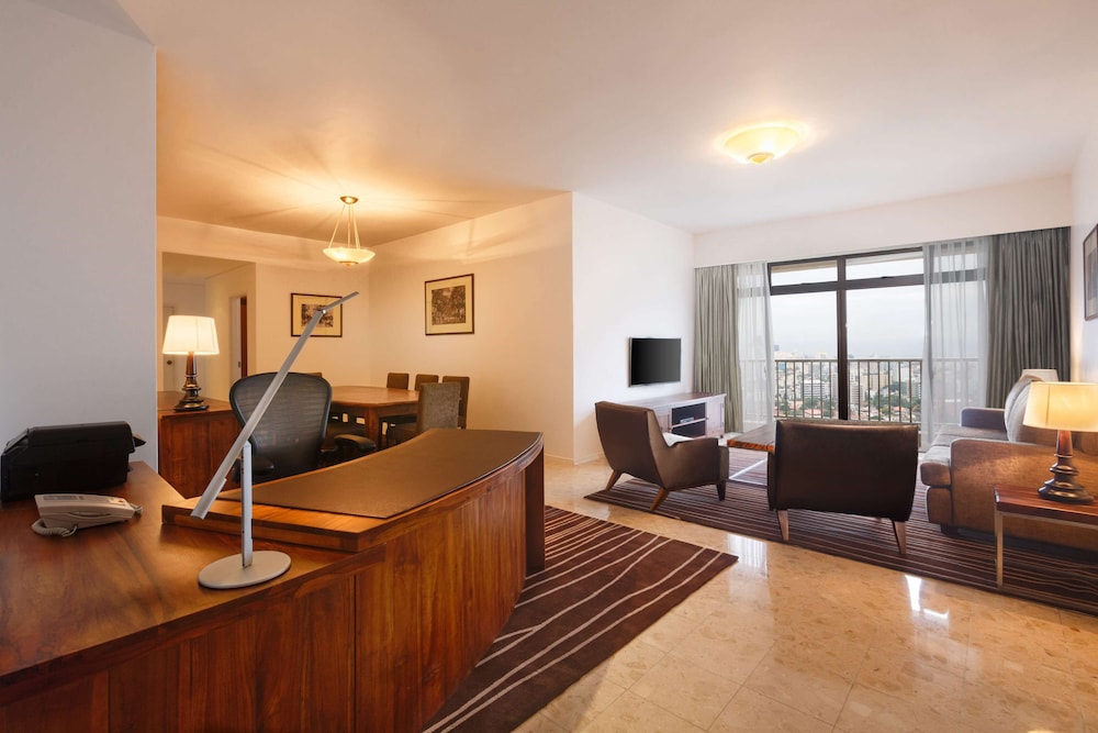 Hilton Colombo Residence 58/83