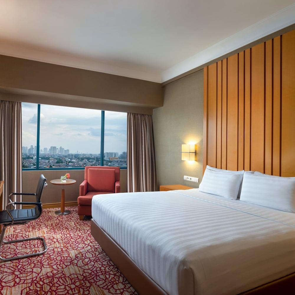Grand, King and Queen Bed