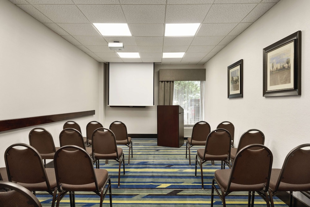 Hampton Inn Atlanta Stone Mountain 36/41