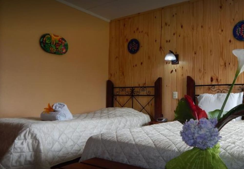 Guayabo Lodge 18/60