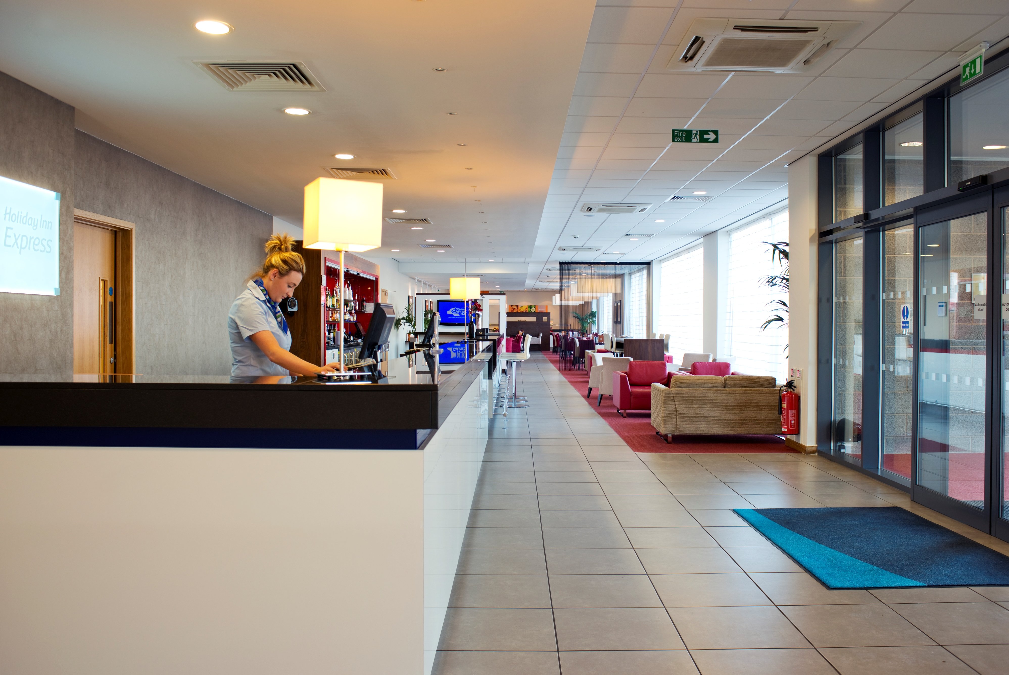 HOLIDAY INN EXPRESS ROTHERHAM - NORTH 4/18