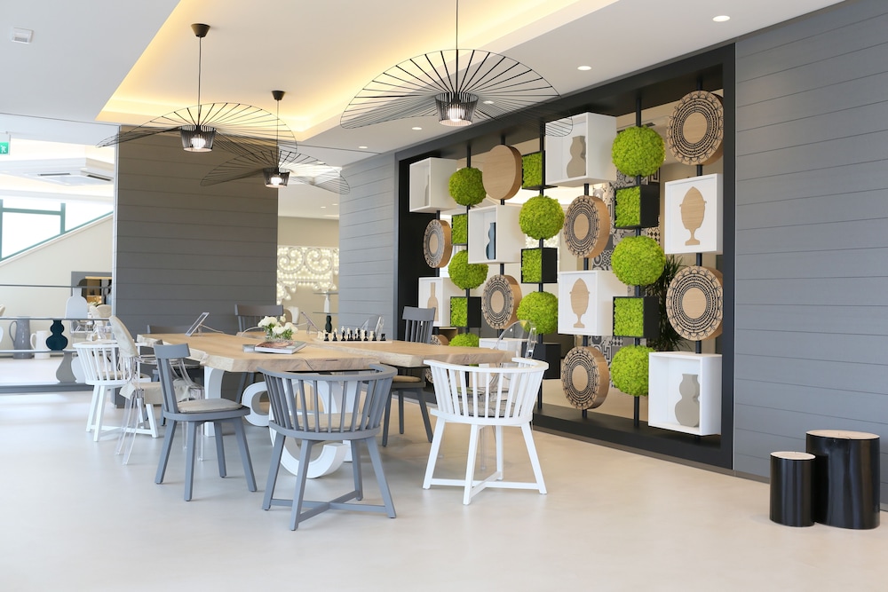 Ariae Hotel 30/45