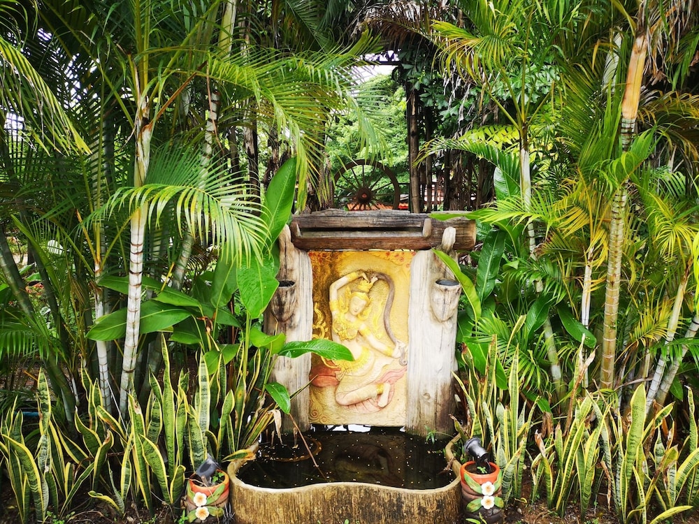 Himawari Restaurant & Cottage 26/34