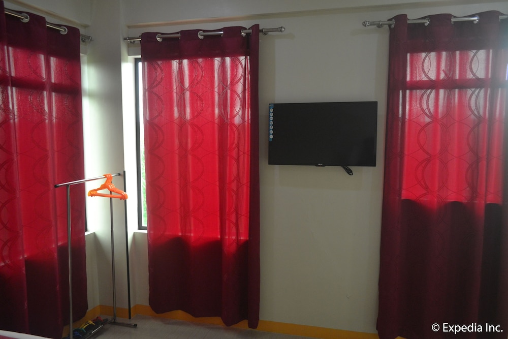 Aroha Hotel 24/39
