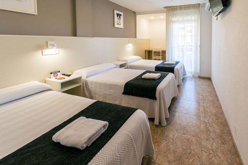 Hostal Gran Via 16/40