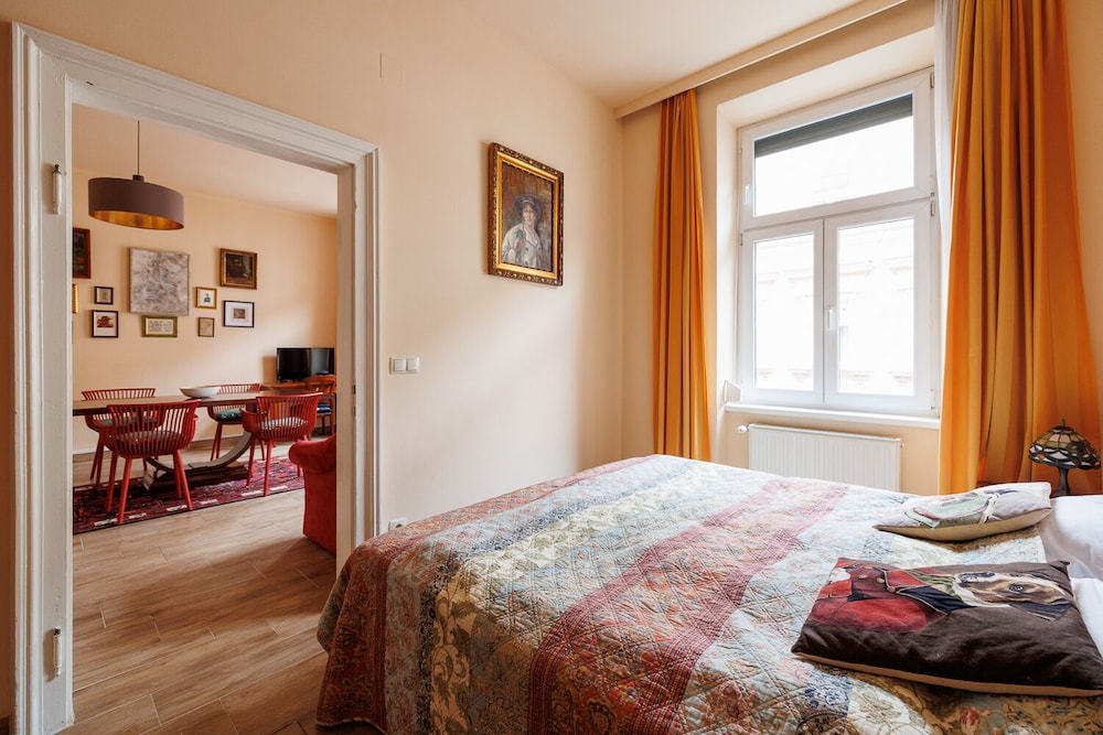 Family, Apartment, King Bed, Sofa
