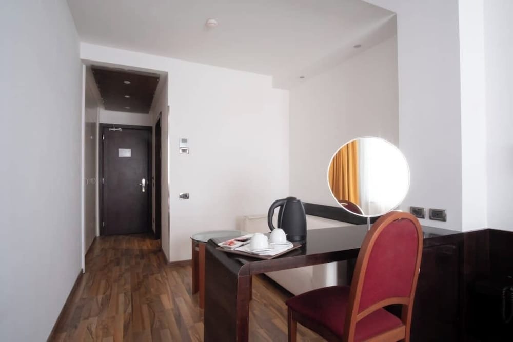 Imperatori Hotel Roma 59/62