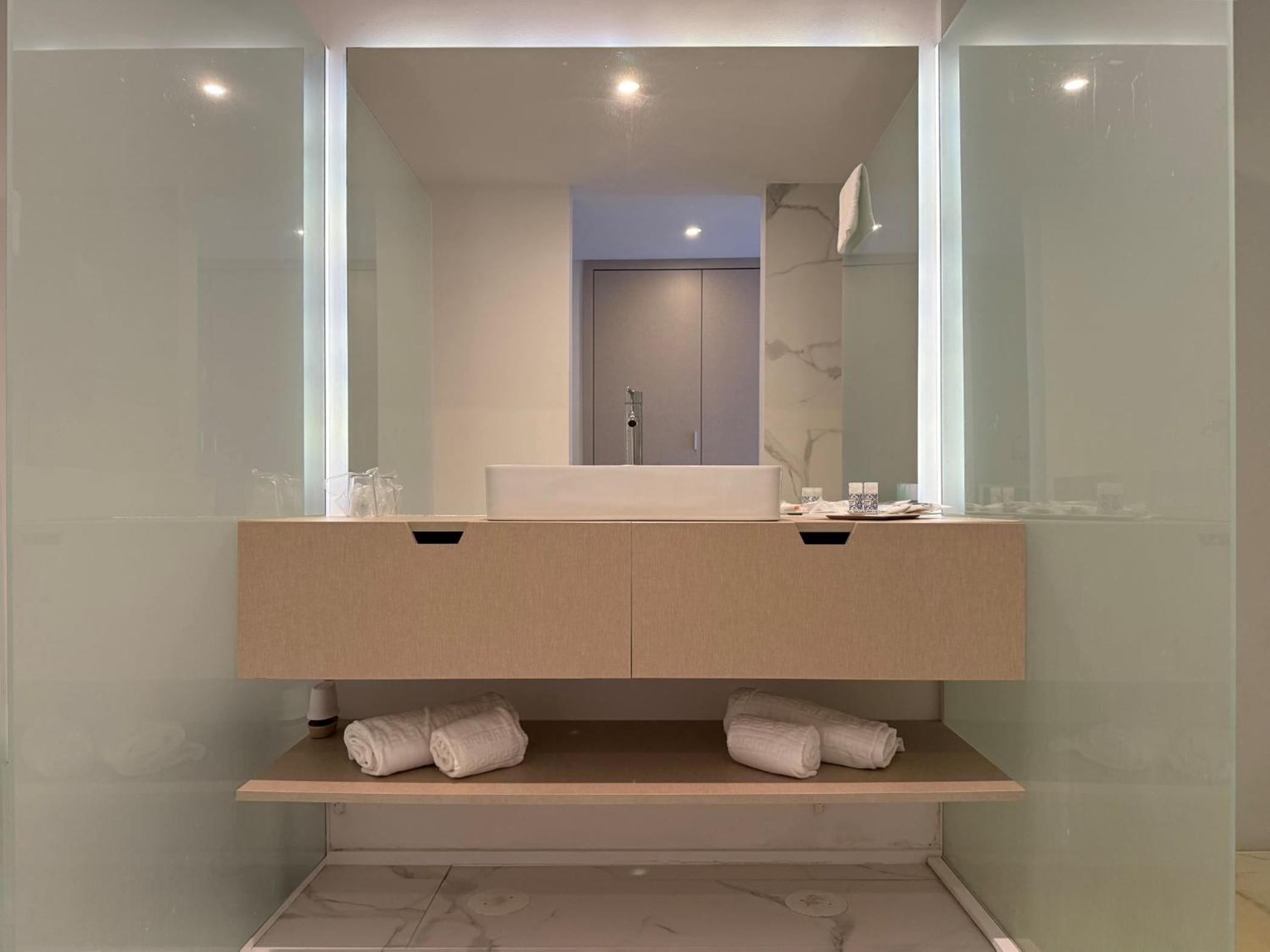 غرفة قياسية بسرير مزدوج، Hotel And Spa Alfandega Da Fe 8/8
