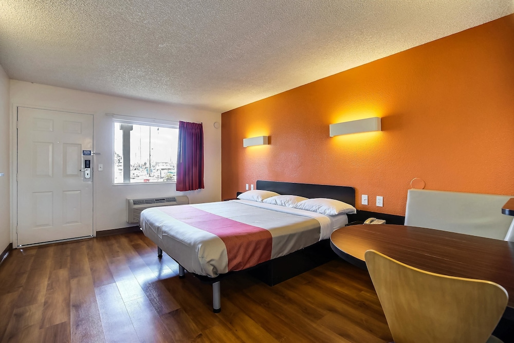 Motel6 Oakland, CA - Embarcadero 25/48