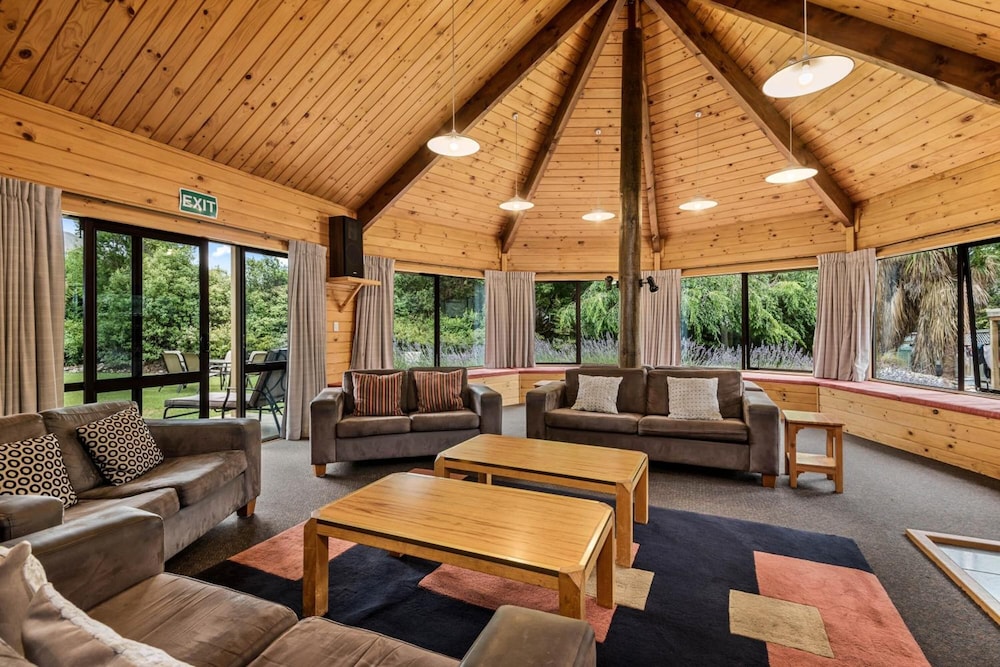 Altamont Lodge 28/41