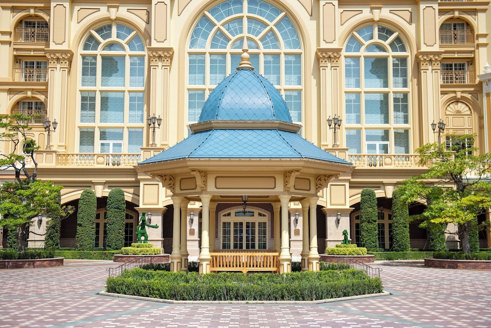 Tokyo Disneyland Hotel 5/50
