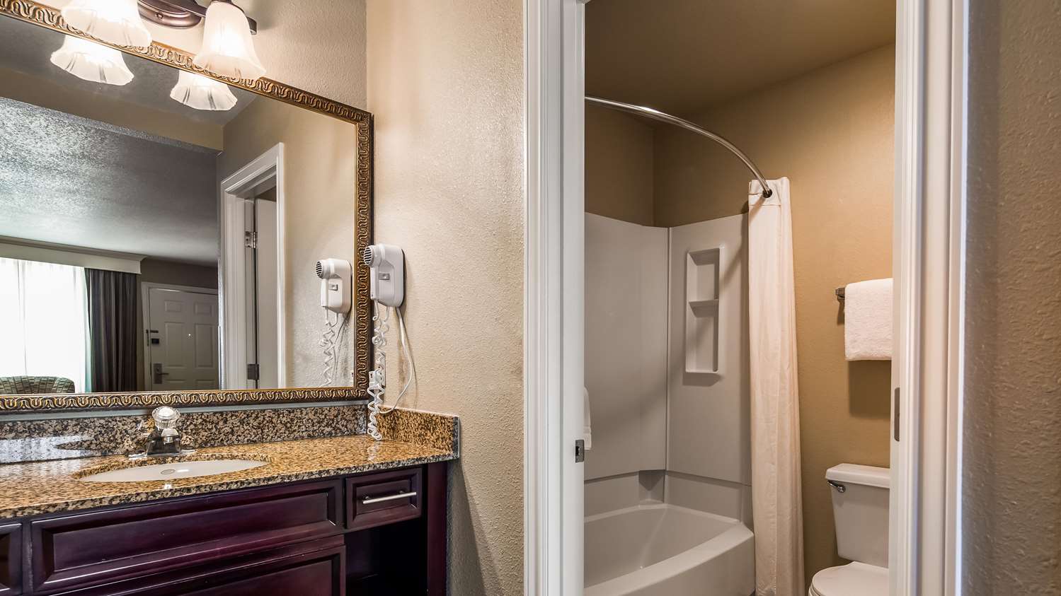 Best Western Salbasgeon Inn & Suites Of Reedsport 13/15