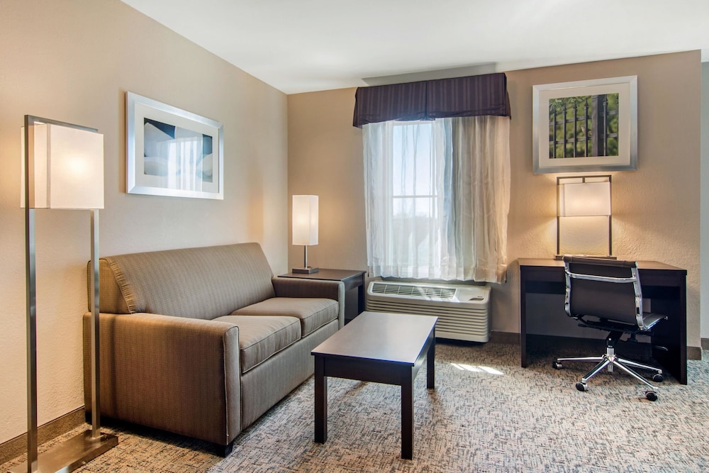 Clarion Inn & Suites Atlanta Downtown 24/37