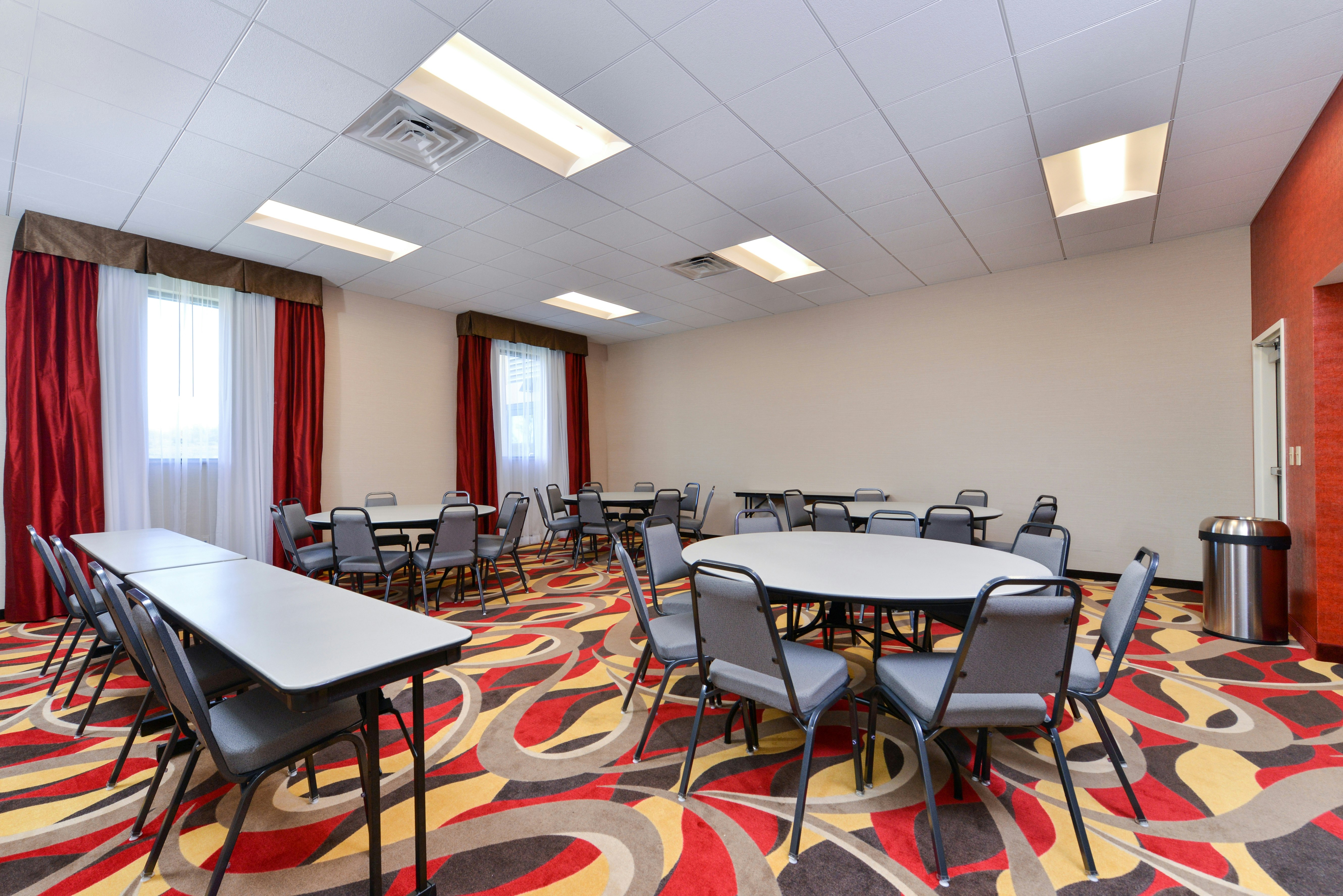 Hampton Inn & Suites California University-Pittsburgh 38/45