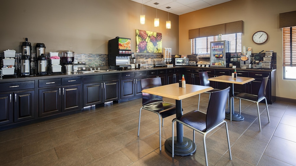 Best Western Plus Night Watchman Inn & Suites 20/22