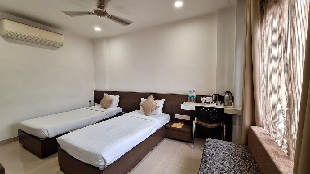 HOTEL ALANKAR PALACE 11/24