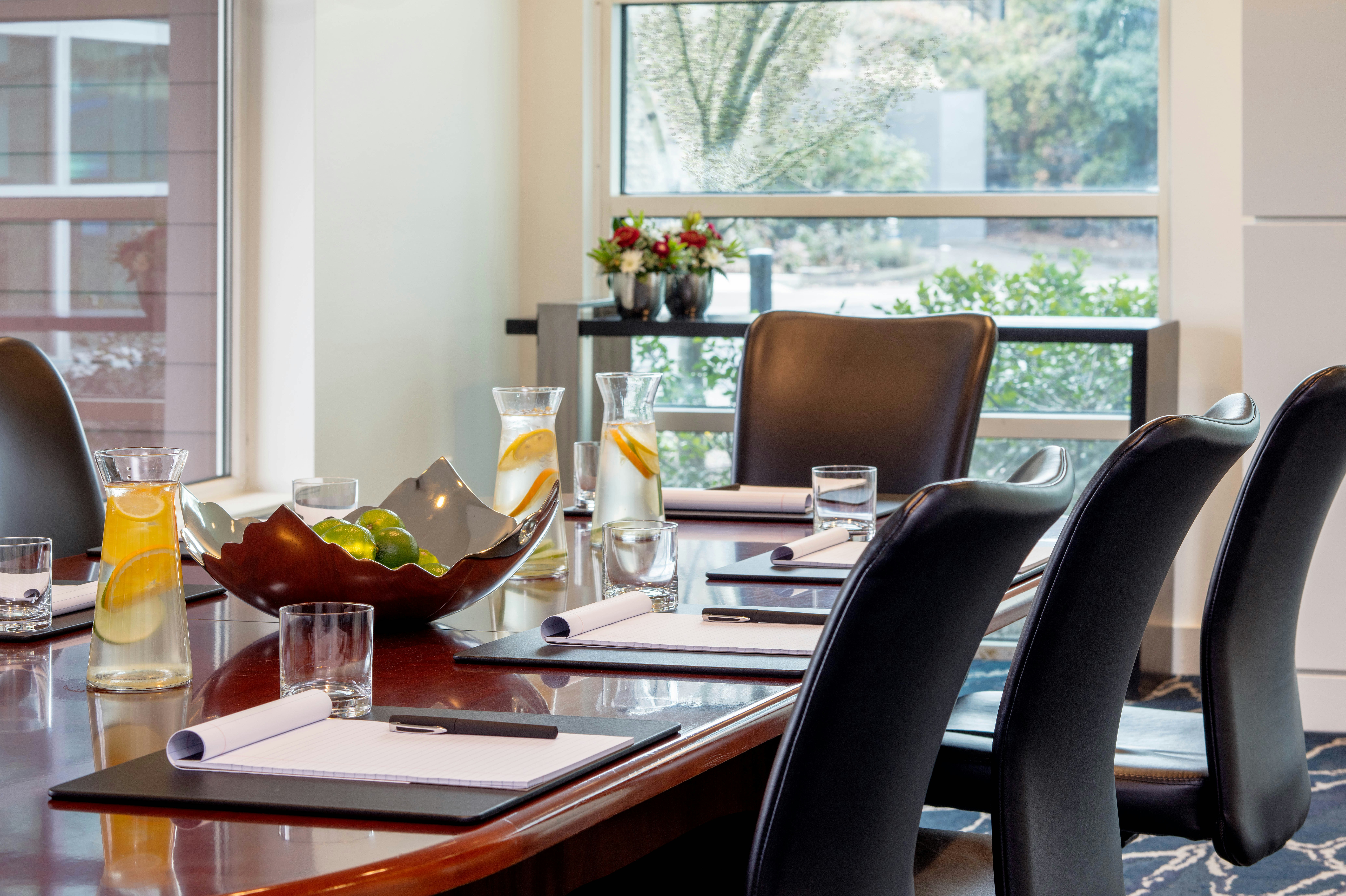 Rivers Edge Hotel Portland Tapestry Collection by Hilton 52/63
