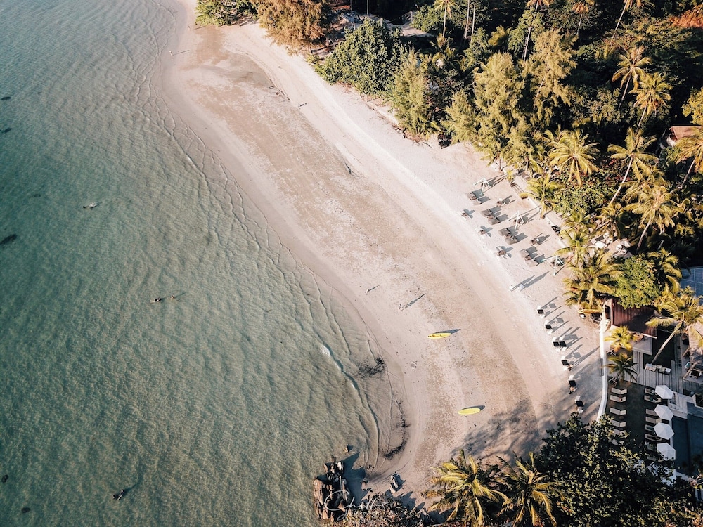 The Dewa Koh Chang 66/69