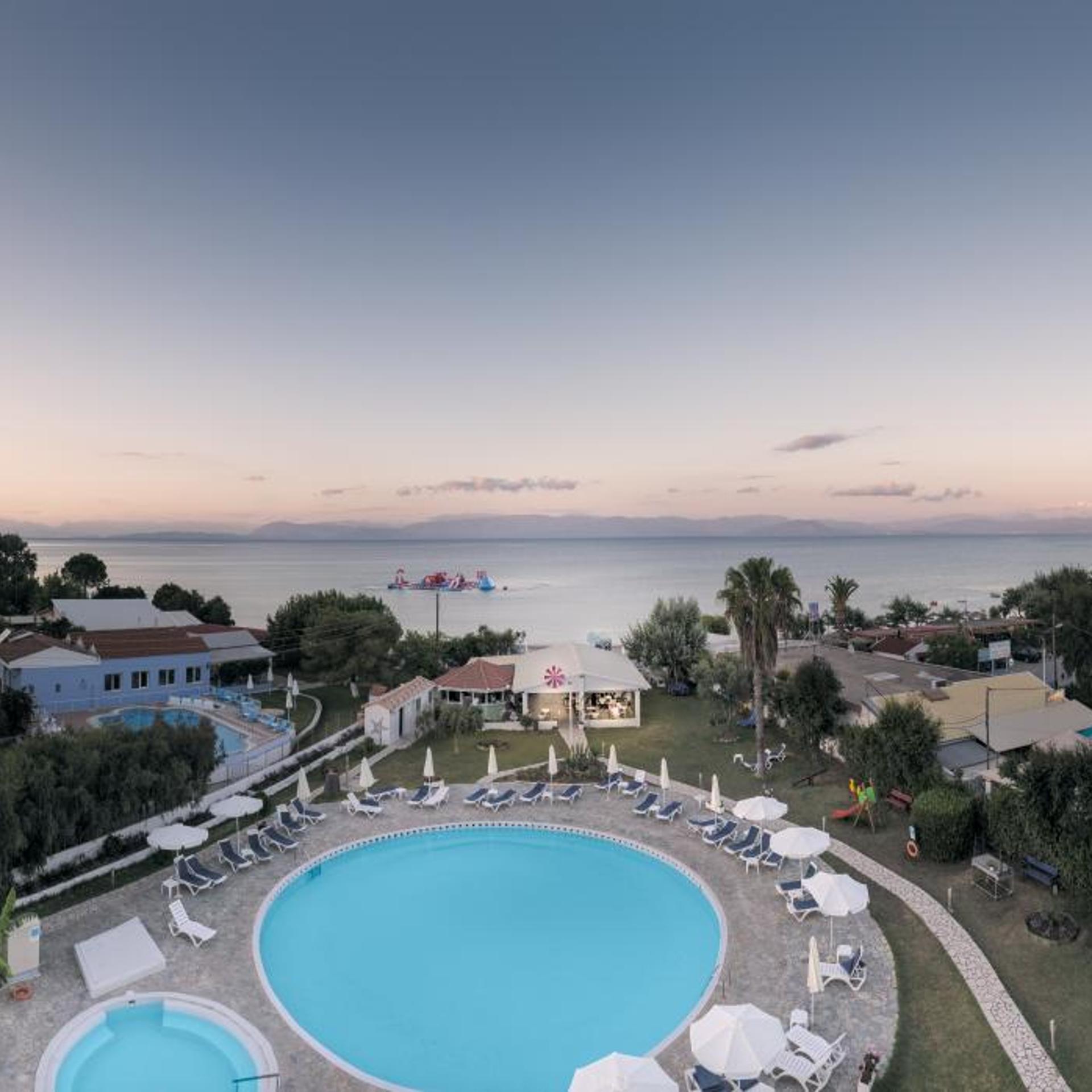 Albatros Hotel 48/54