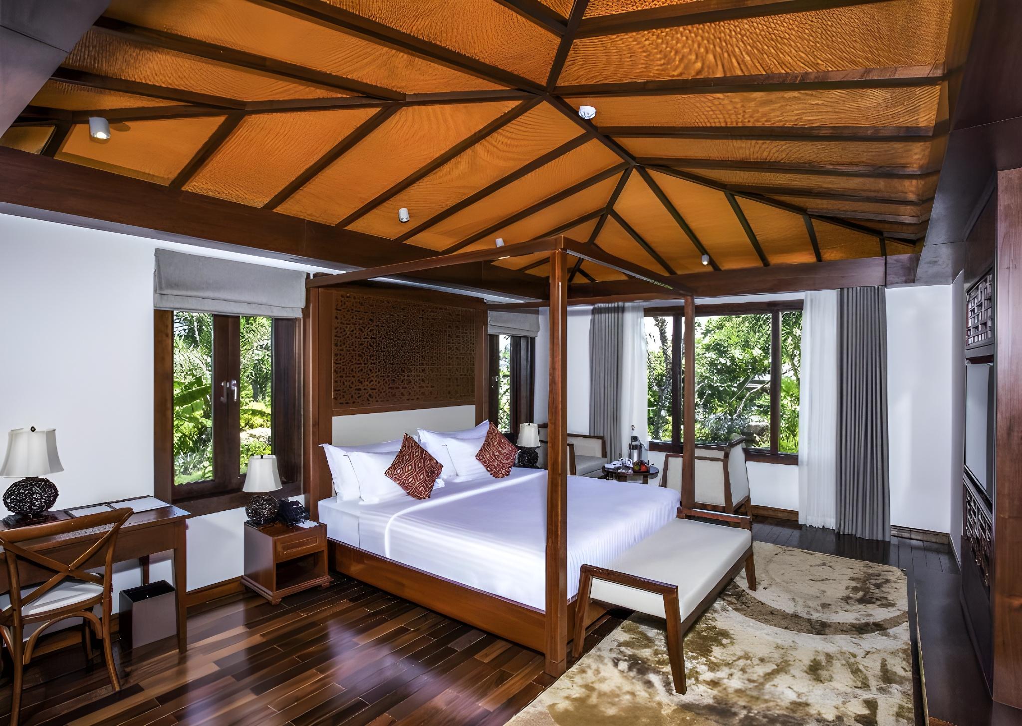 3 Bedrooms, Garden, Villa, 2 Double Beds