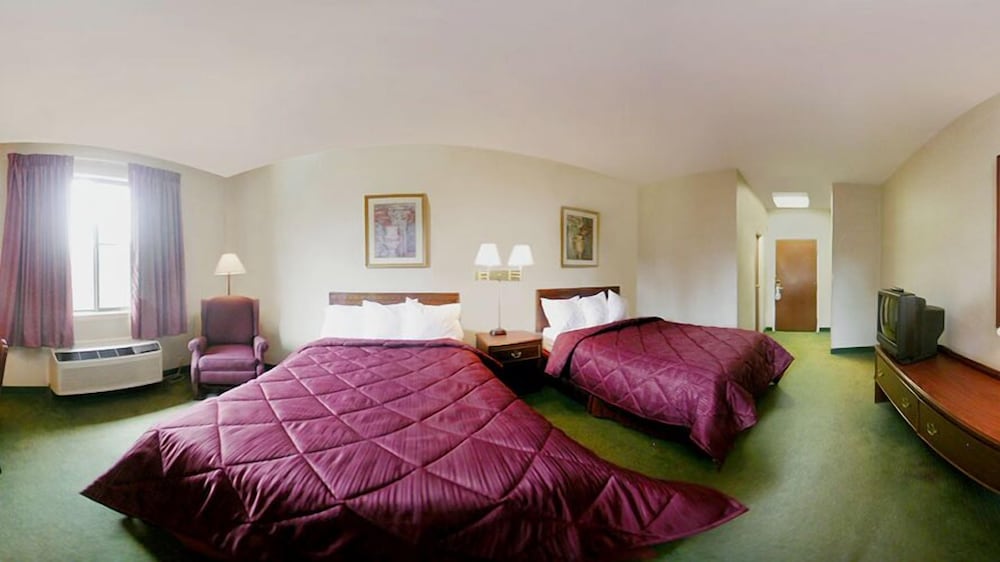 Days Inn & Suites by Wyndham Hickory 12/25