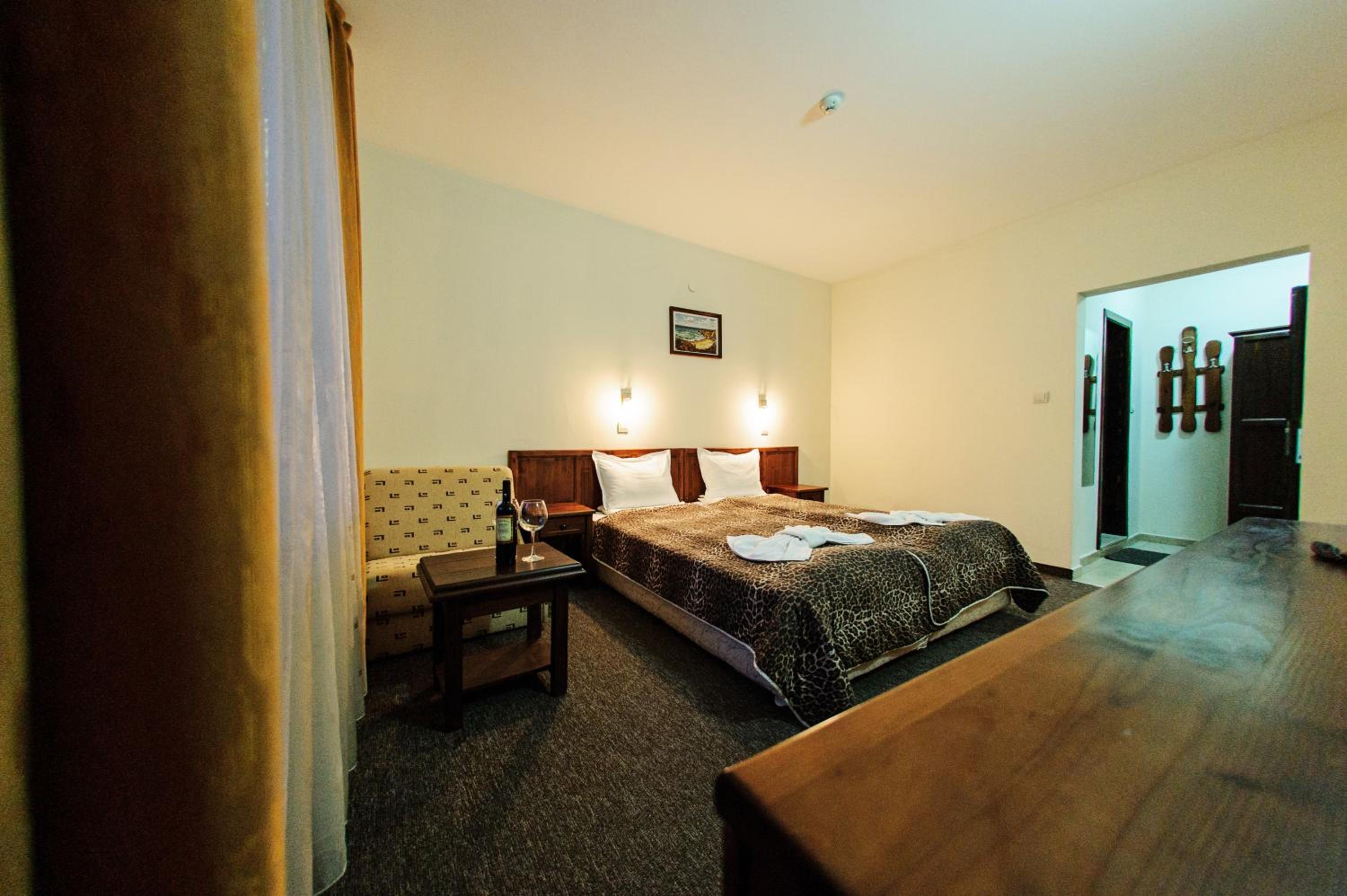 Dumanov Hotel 28/67