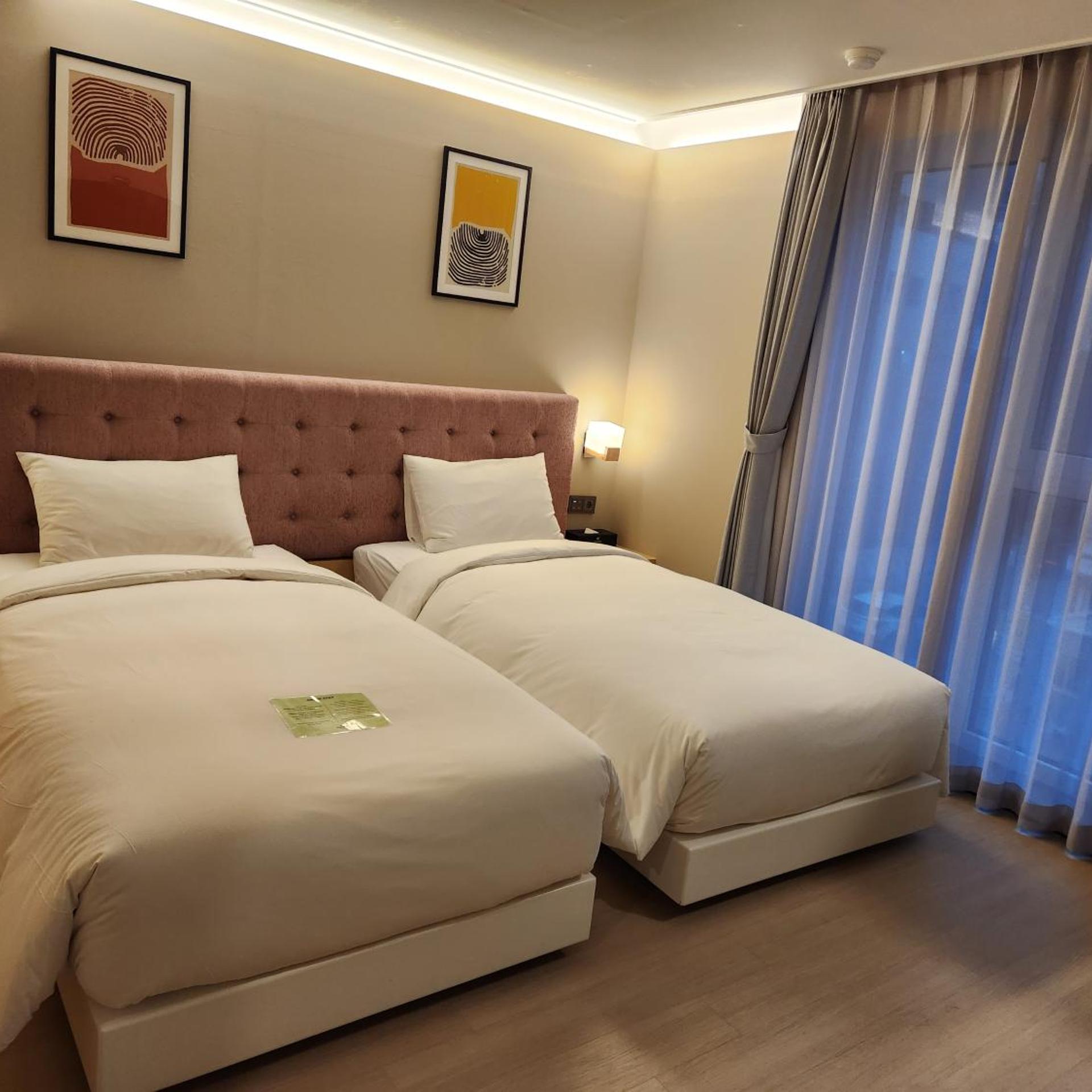 Standard, Twin Beds, Pool Access