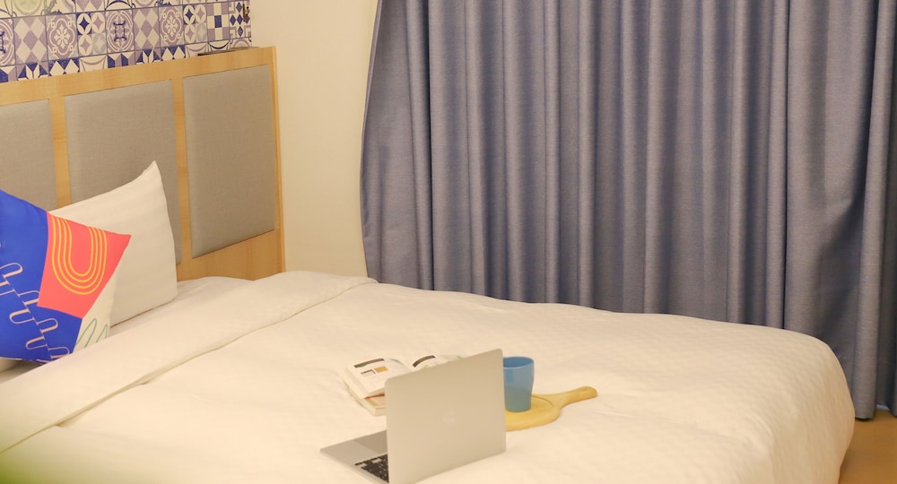 Dream 12 Hotel 35/71