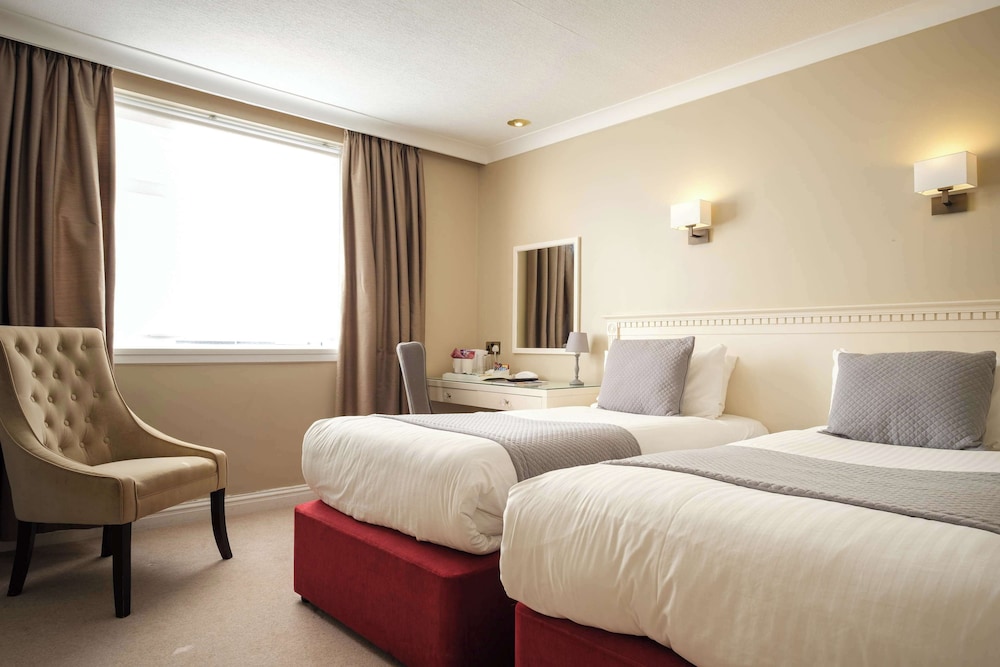 COMFORT, TWIN BEDS