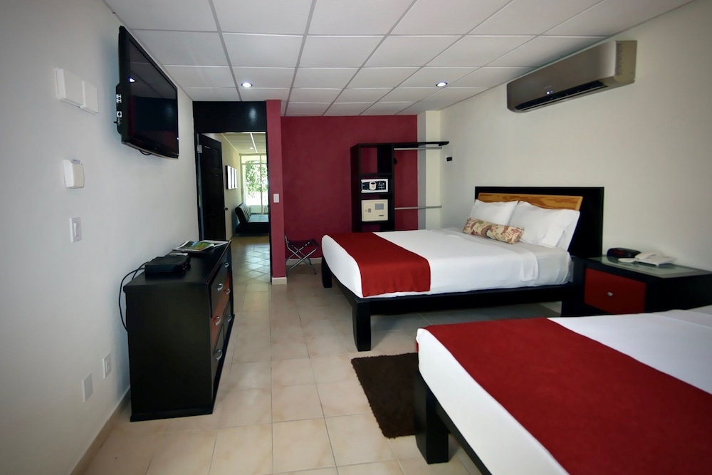 Santa Maria Hotel And Suites 17/47