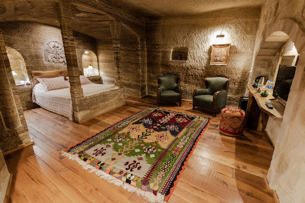 Sultan Cave Suites 56/77
