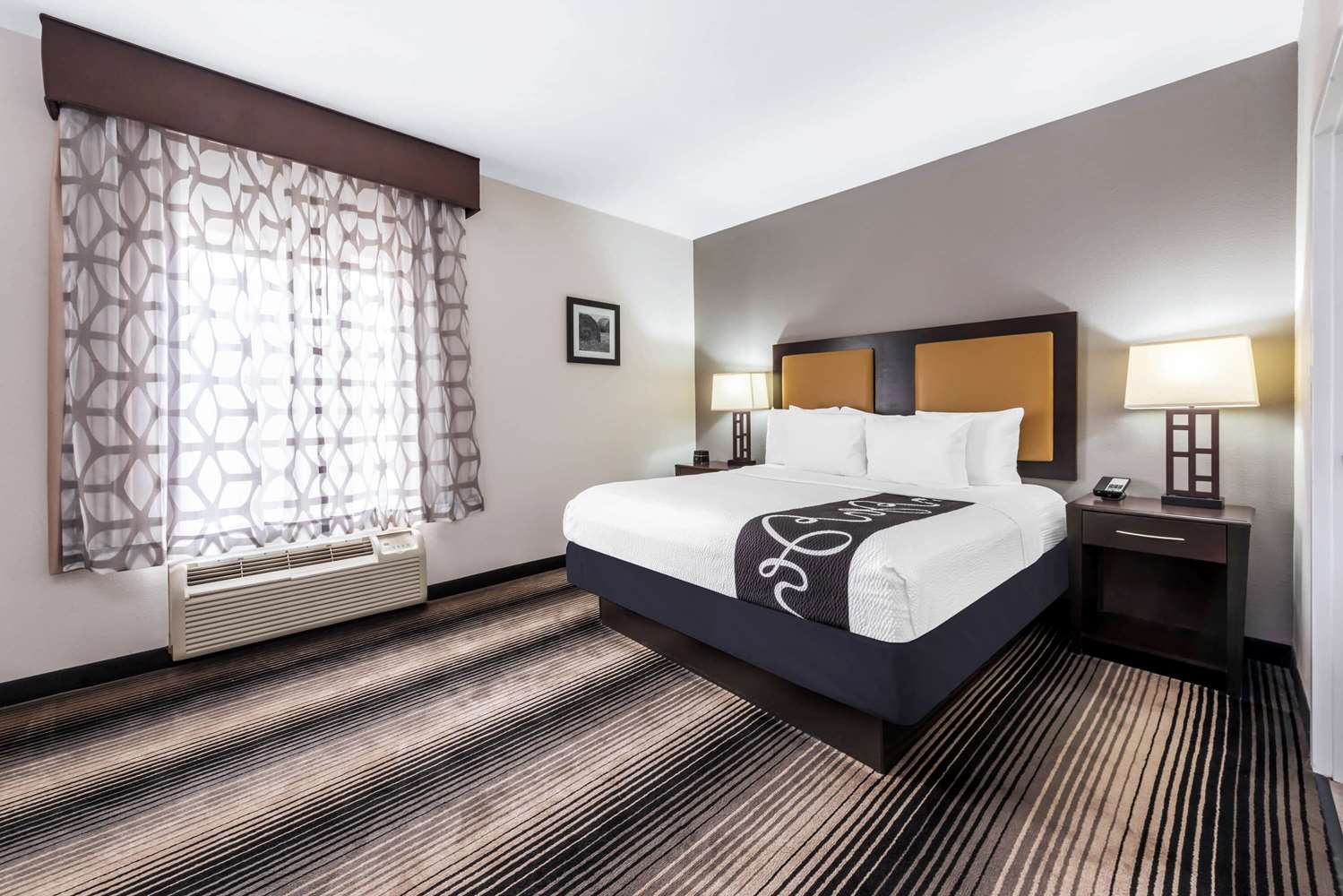 La Quinta Inn & Suites by Wyndham Orange 10/56