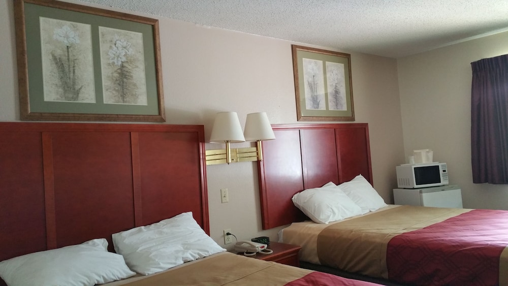 Rodeway Inn Mitchell 20/44