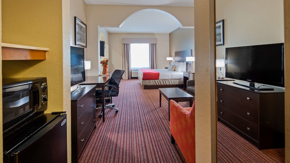 Best Western Plus Bradbury Inn & Suites 26/39