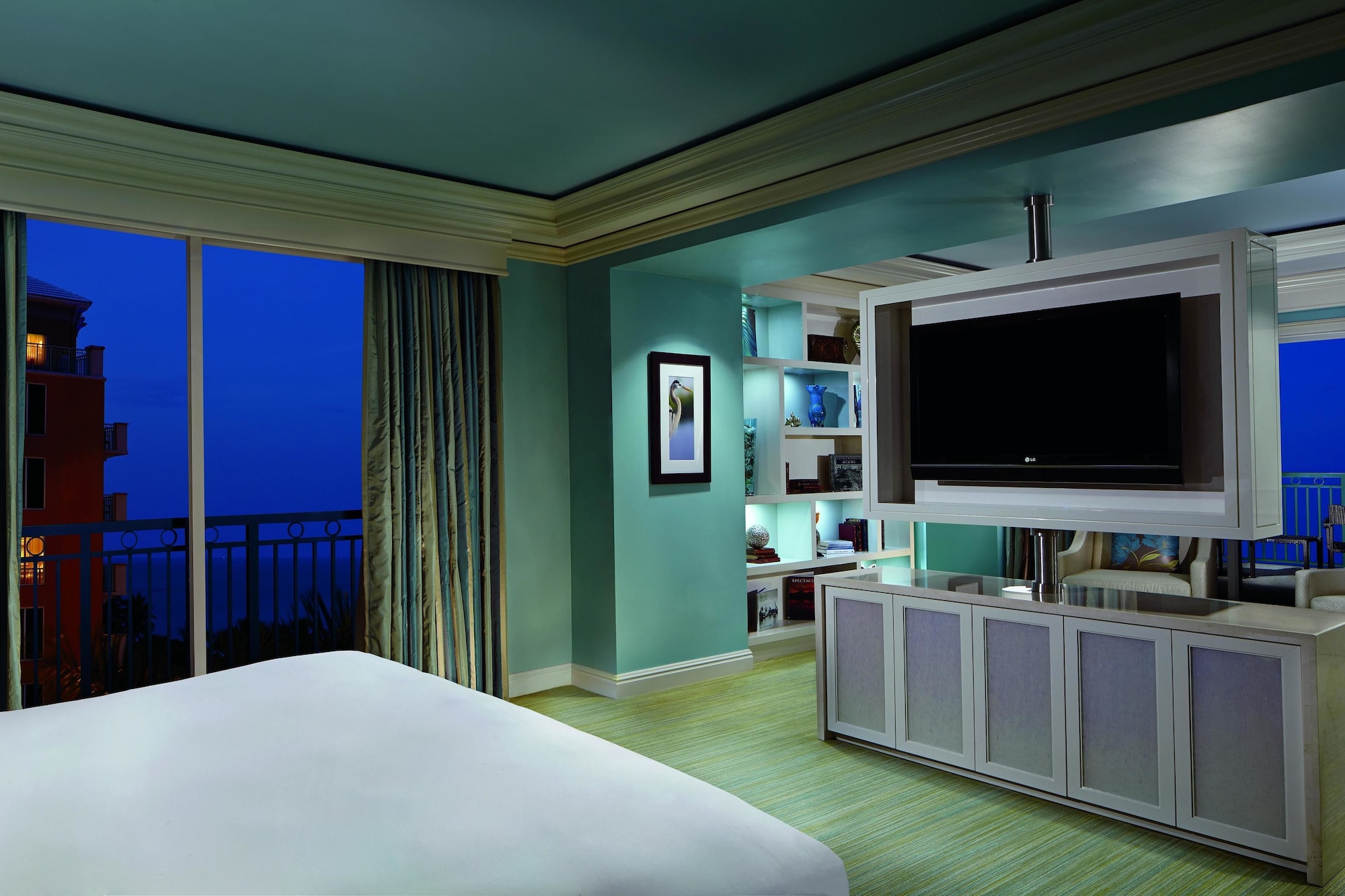 Club, Suite, King Bed, Ocean Front, Sofa، The Ritz Carlton Key Biscayne 4/10