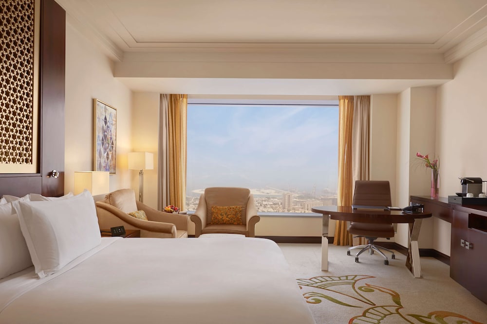 Conrad Dubai 17/80