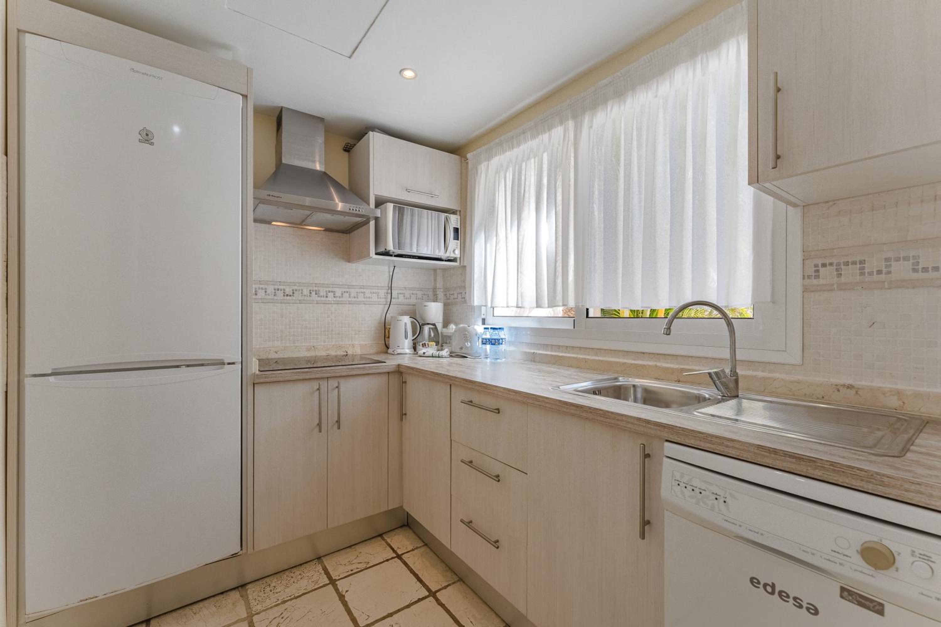 جناح سوبيريور بجاكوزي، Flamingo Suites 6/6