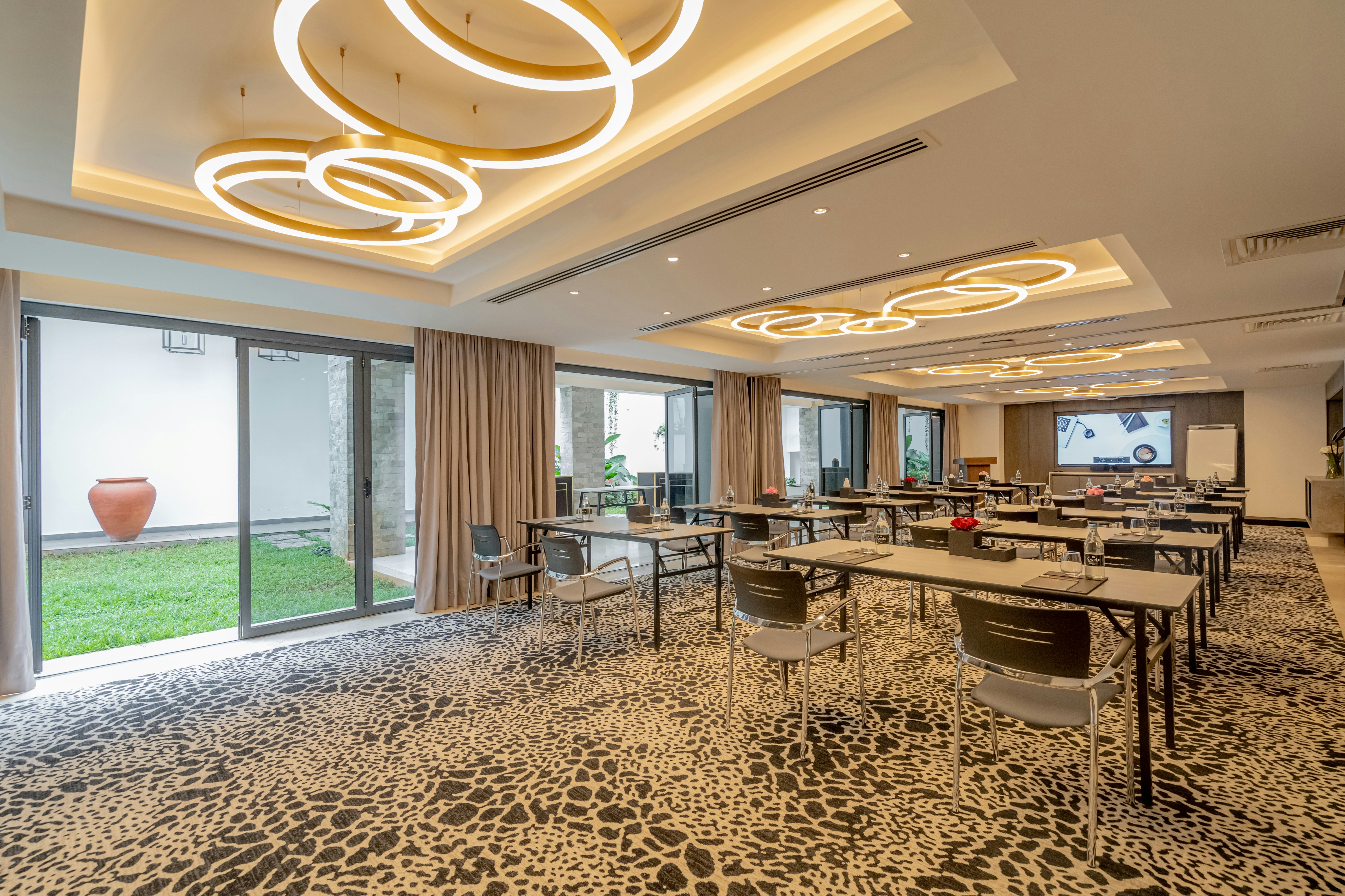 Kwetu Nairobi, Curio Collection by Hilton 24/55