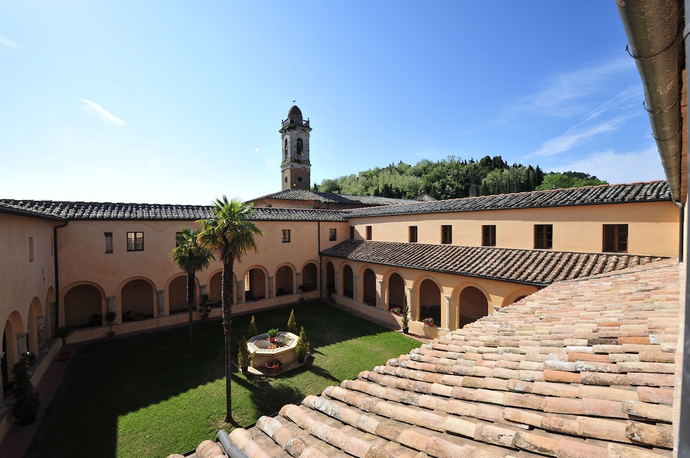 Chiostro Delle Monache - Hostel Volterra 40/50