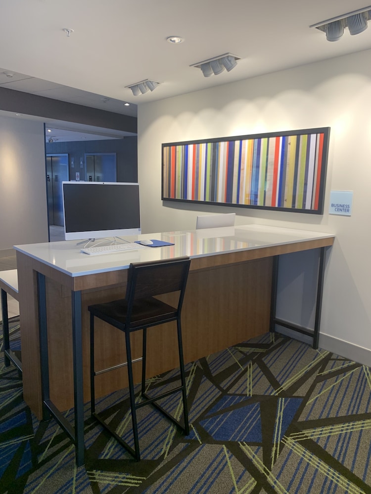 Holiday Inn Express & Suites Brunswick - Harpers Ferry Area, an IHG Hotel 42/51