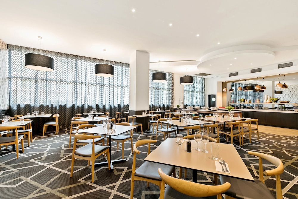 Mantra Parramatta 53/72