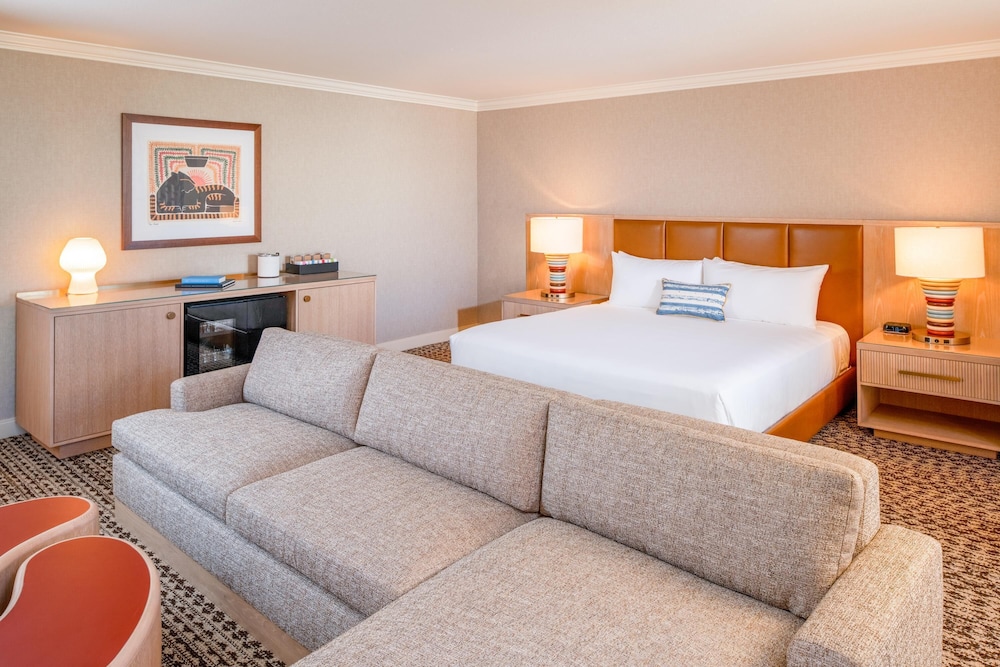 RENOVATED, SUITE, KING BED