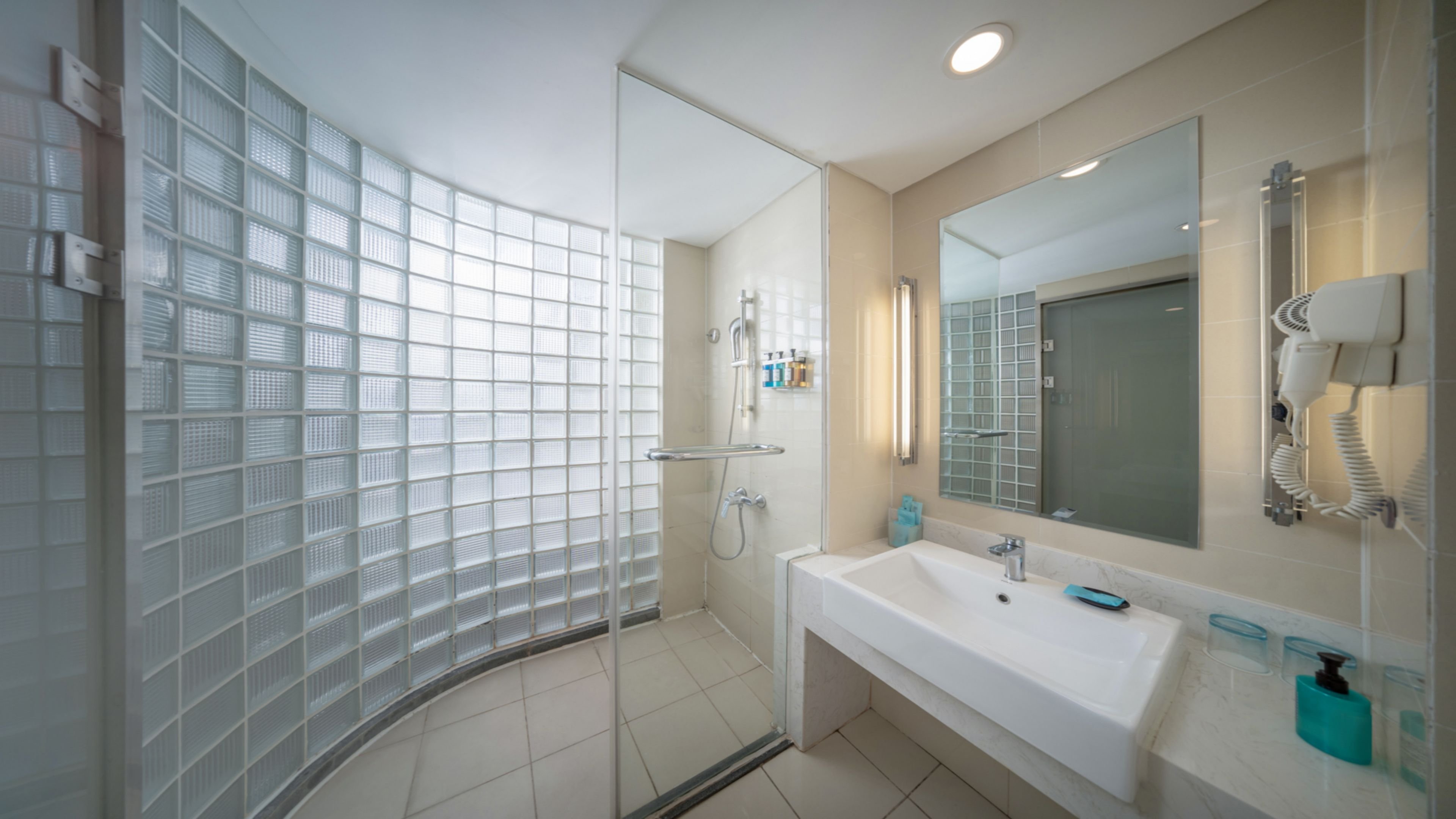 Holiday Inn Express Chongqing University Town 53/55