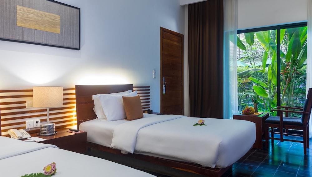 LYNNAYA URBAN RIVER RESORT 28/69