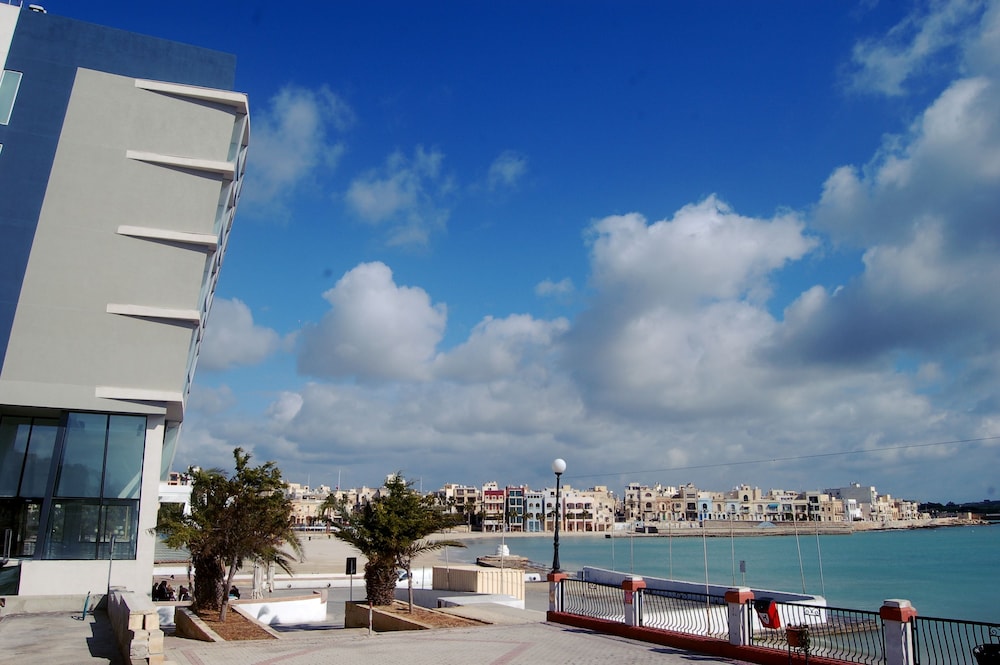 Waters Edge 6/56
