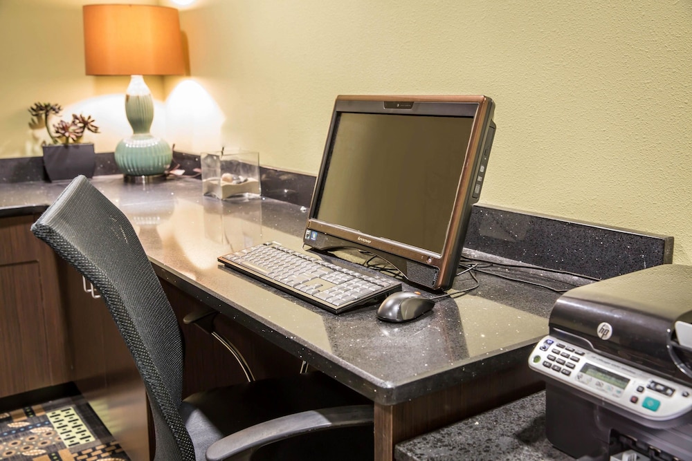 Comfort Suites New Bern near Cherry Point 57/65